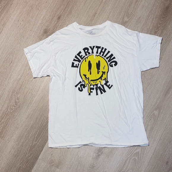 Size Large Graphic Tee Bundle - Picture 8 of 12